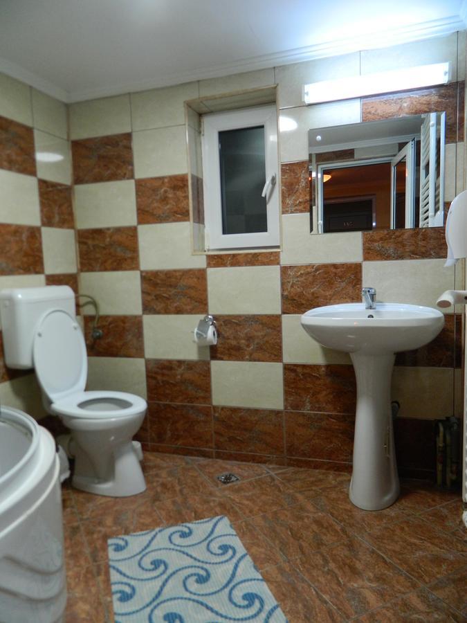 Vila Tom Cris Câmpina Exterior foto