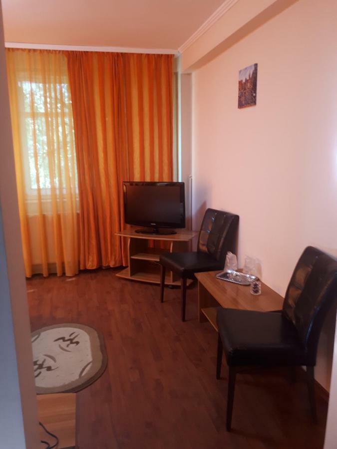 Vila Tom Cris Câmpina Exterior foto