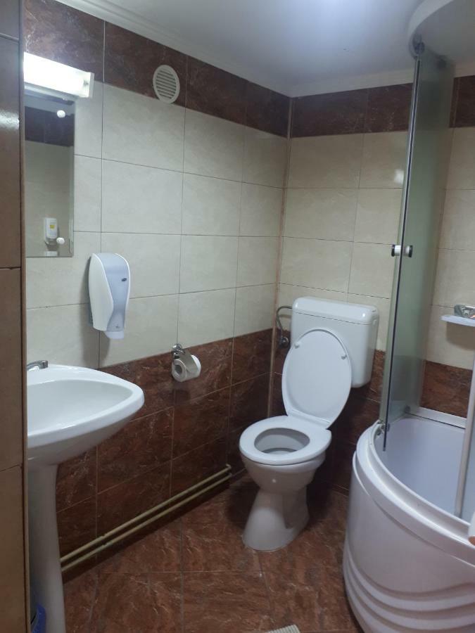 Vila Tom Cris Câmpina Exterior foto